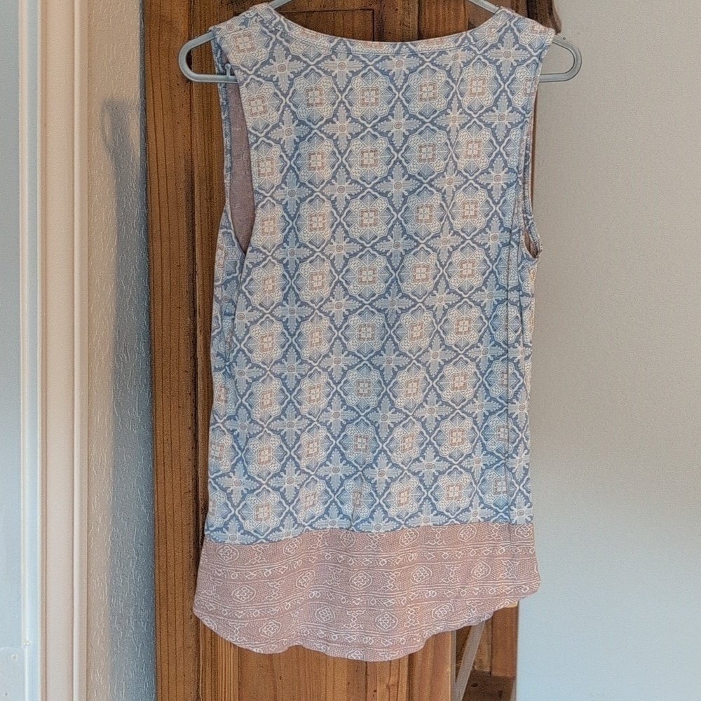 Lucky Brand Women's Printed V Neck Tank Top Sz XS Boho Sleeveless - Picture 3 of 4